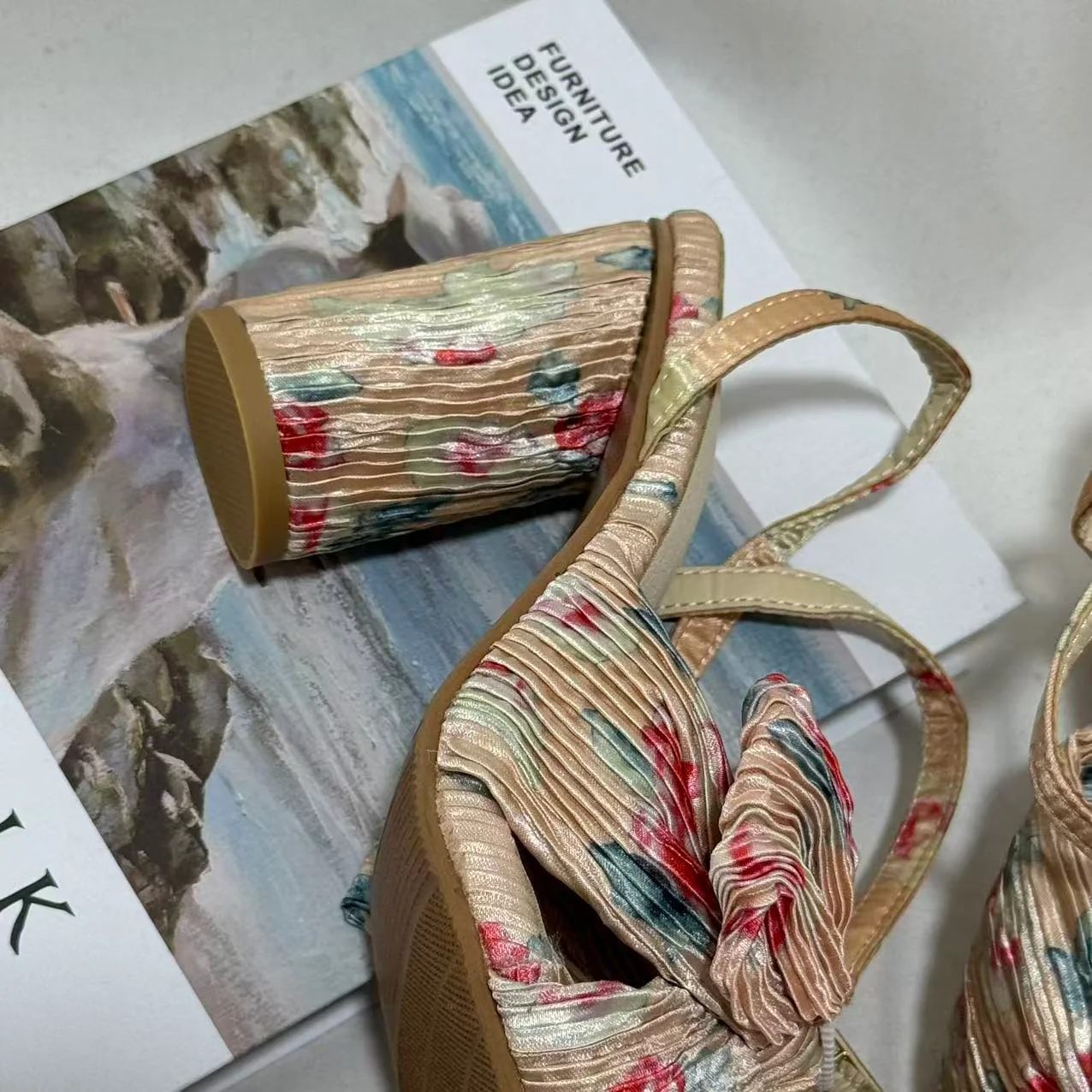 Vintage-Style Silk Shoes With Bows - Image 5