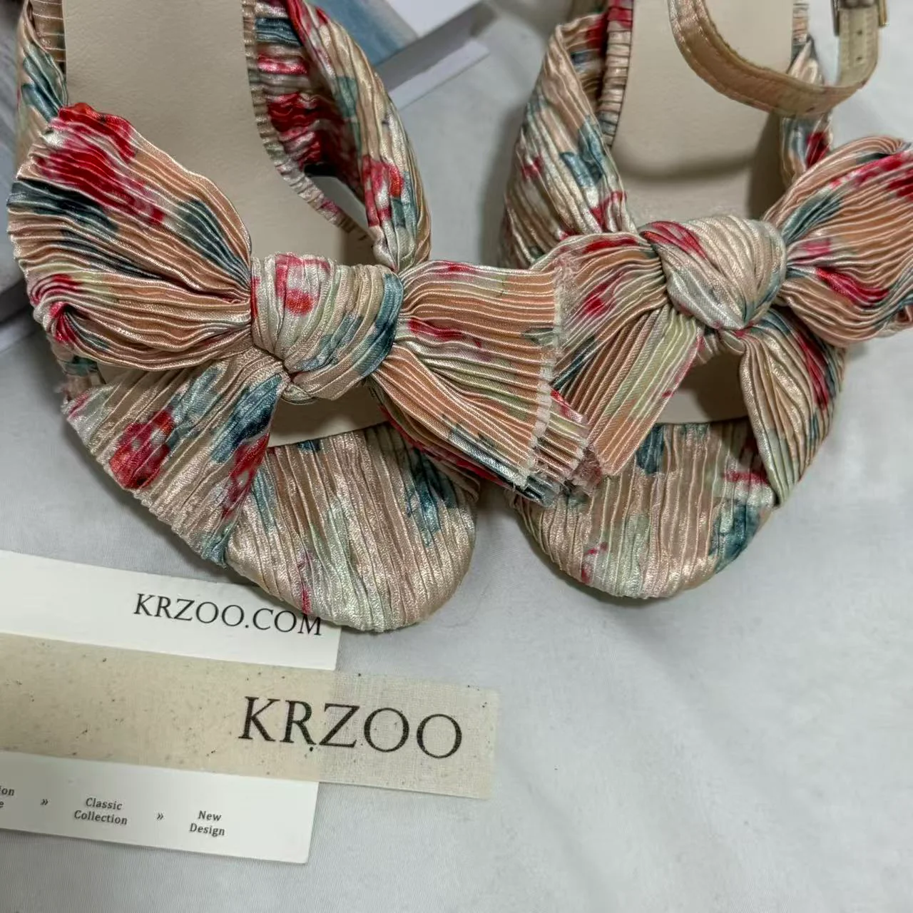 Vintage-Style Silk Shoes With Bows - Image 6