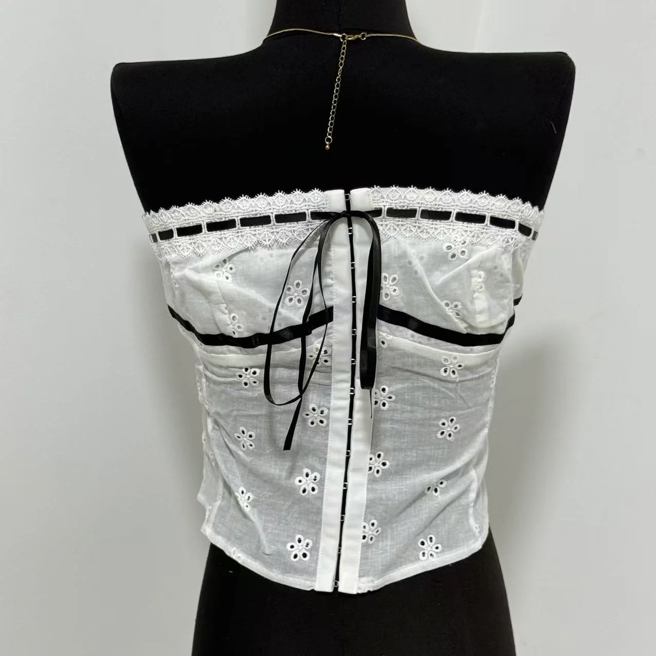 Waist-Cinching Single-Breasted Top - Image 2