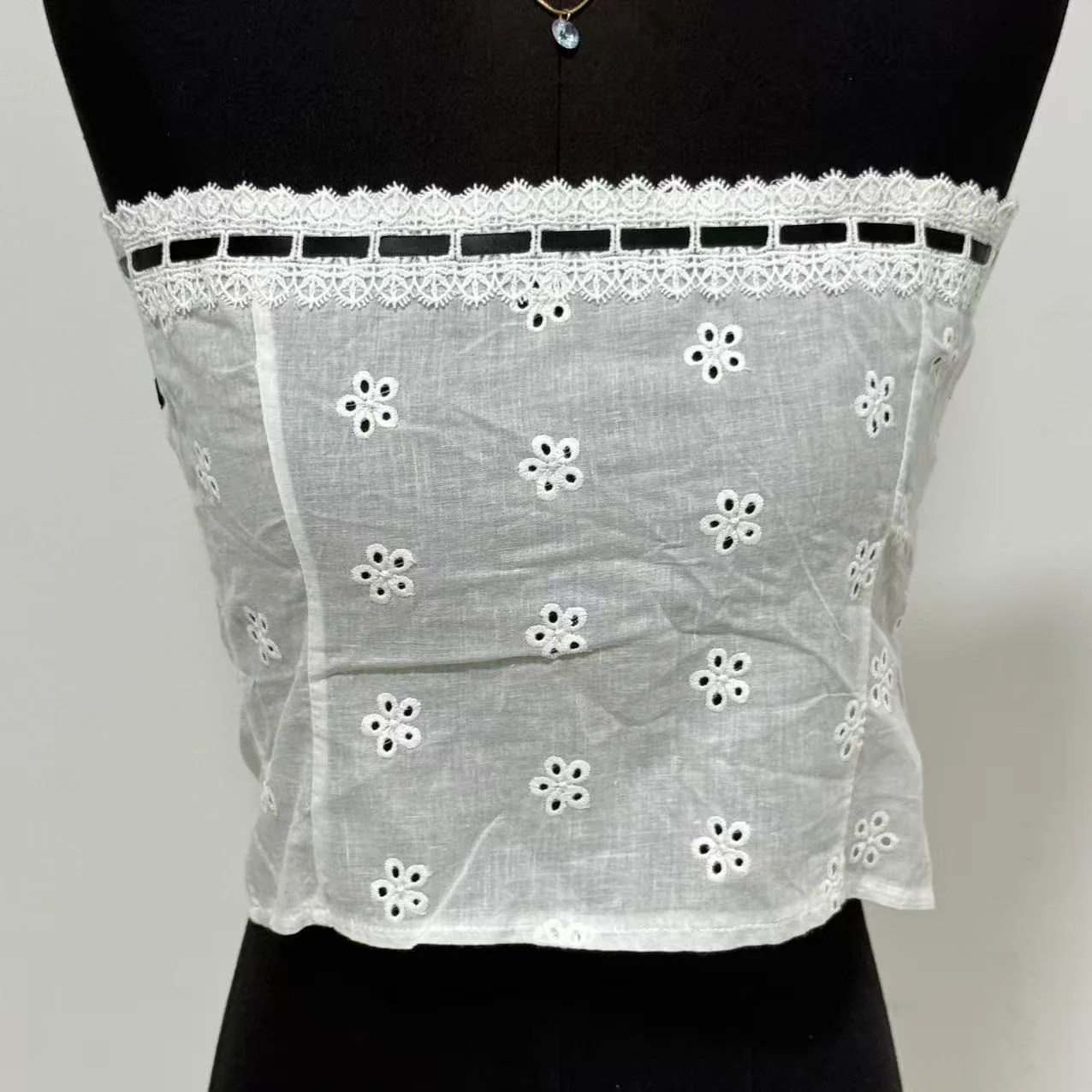 Waist-Cinching Single-Breasted Top - Image 4