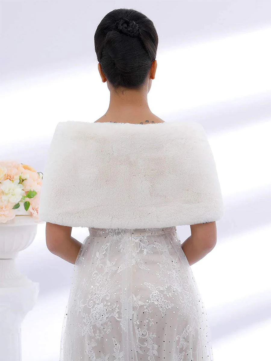 Wedding Party Fur Shawl - Image 3